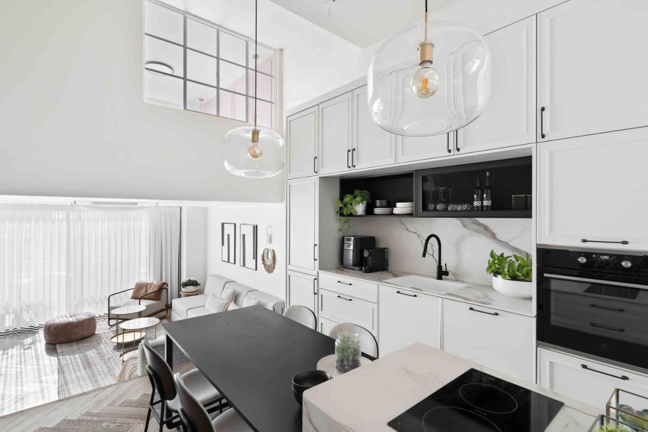 Elegant Duplex With Parking By Beachfront Stay Herzliya Exterior foto