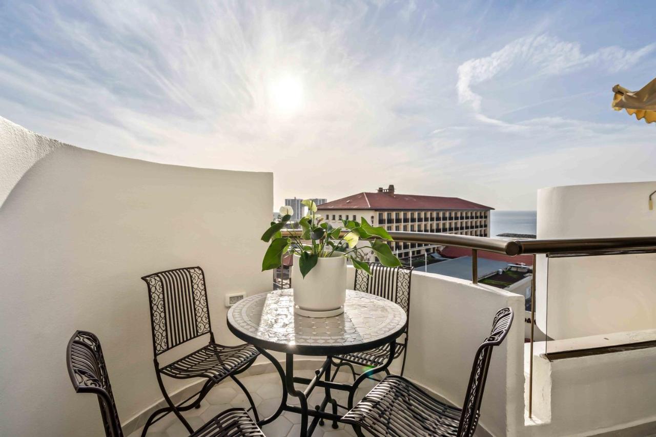 Elegant Duplex With Parking By Beachfront Stay Herzliya Exterior foto
