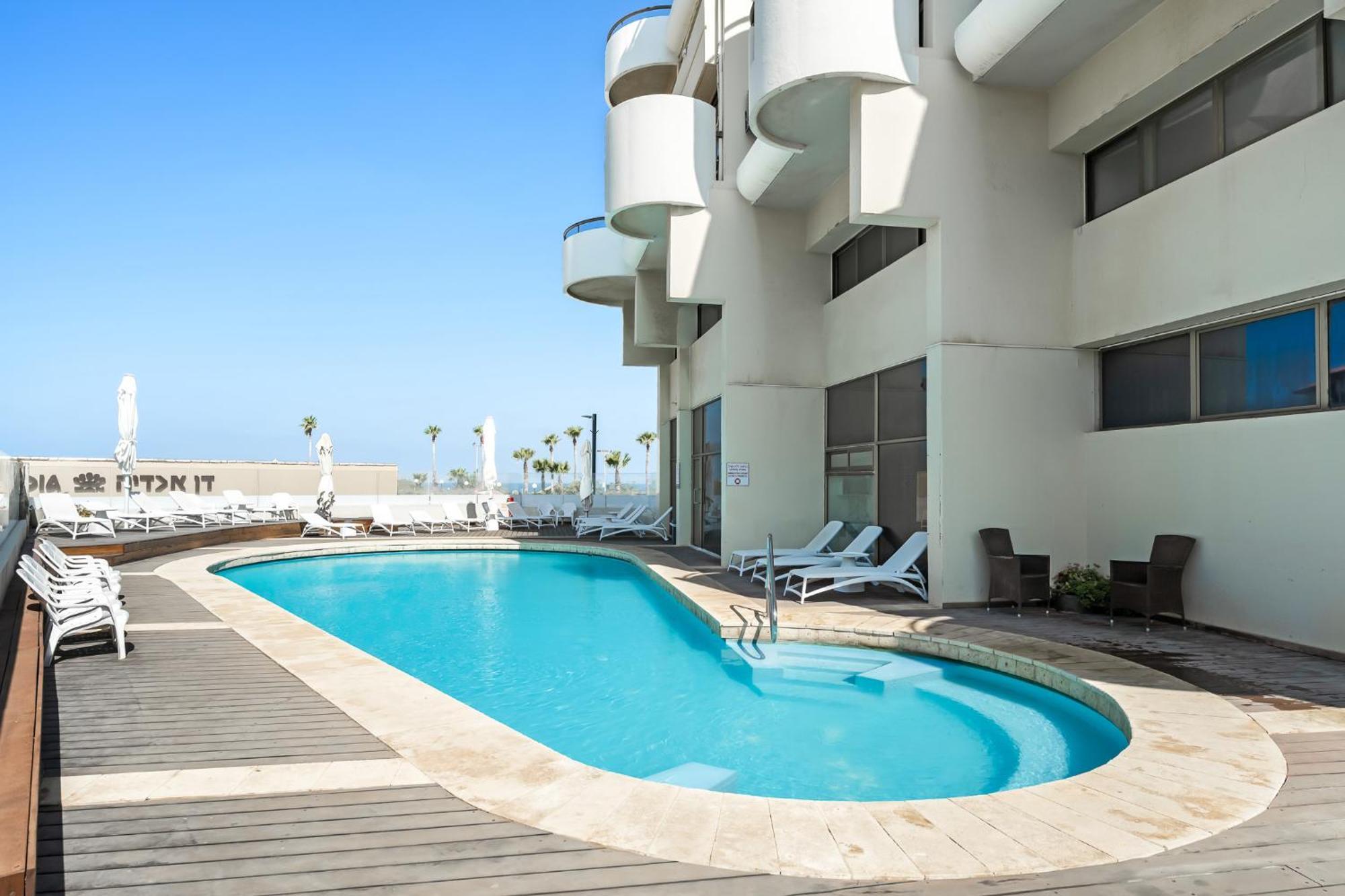 Elegant Duplex With Parking By Beachfront Stay Herzliya Exterior foto